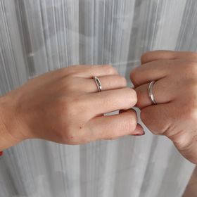 【ティファニー(Tiffany & Co.)の口コミ】 シンプルなデザインで、旦那さんも着けていても恥ずかしくないデザインを…