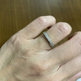 【ヴァンドーム青山(VENDOME AOYAMA)の口コミ】 シンプルだけど、石が連なってついているもの。そして形はストレートなデ…