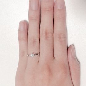 【アイプリモ(I-PRIMO)の口コミ】  ダイヤにとても透明感があったのが印象的でした。つけてみると、とても細…