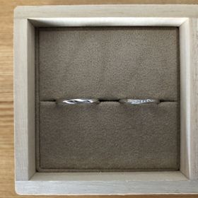 【YUKA HOJO(ユカホウジョウ)の口コミ】 ジュエリーが斜めに見えるデザインがよくて色々見て回りました。つけ心地…