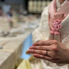 【TANZO.(鍛造指輪)の口コミ】 堅牢性が高く、メンテナンスも充実しているところが気に入りました。
結婚…