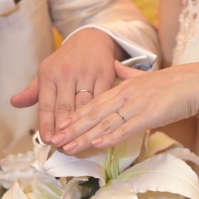 【ケイウノ ブライダル(K.UNO BRIDAL)の口コミ】 お互いに普段指輪をしていなかったので、長時間つけていても違和感のない…