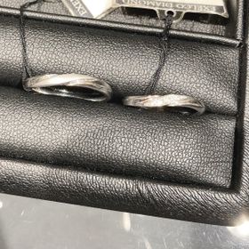 【エクセルコダイヤモンド(EXELCO DIAMOND)の口コミ】 プラチナの綺麗なラインと、中央のダイヤモンドがとても映えます。着ける…