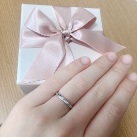 【アイプリモ(I-PRIMO)の口コミ】 ストレートタイプで指にはめた時に違和感があまりない指輪がいいと決めて…