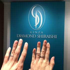 【銀座ダイヤモンドシライシの口コミ】 ウェーブのデザインがすごくお気に入りです。
色もデザインもたくさんある…