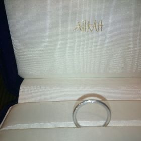 【AHKAH(アーカー)の口コミ】 とてもスタイリッシュで素敵なデザインというところがポイントです。ダイ…