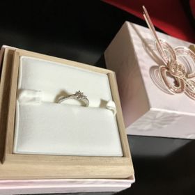 【アイプリモ(I-PRIMO)の口コミ】 指がふっくらめなので、似合う指輪があるか不安でしたが、たくさん試着す…