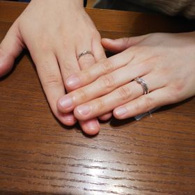 【TRECENTI(トレセンテ)の口コミ】 婚約指輪と結婚指輪、セットでつけていても違和感のないものにしたかった…