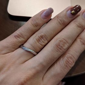 【ith(イズ)の口コミ】 斜めカットの指輪がなかなかなく、とても気に入りました。さらにピンクダ…