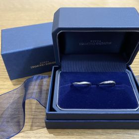 【銀座ダイヤモンドシライシの口コミ】 ダイヤモンドの素材で選んでいた。
ひかり方が派手すぎず、かといってくす…