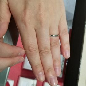 【AFFLUX(アフラックス)の口コミ】 シンプルなデサインで服装を選ぶことなく使えそうなものでした。
定番の結…