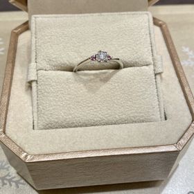 【TRECENTI(トレセンテ)の口コミ】 形とアフターサービス。フローラの留め方に一目惚れしました！そこにサイ…