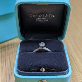 【ティファニー(Tiffany & Co.)の口コミ】 昔からの憧れでしたので婚約指輪は絶対ティファニーがいいと決めていまし…