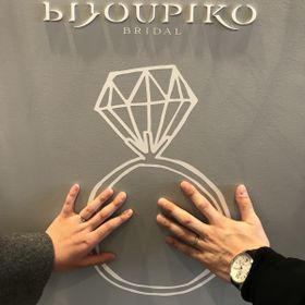 【TOMOE(トモエ)の口コミ】 元々目当てで見た指輪よりも購入した鷹羽の指輪がつけてみると凄く魅力的…