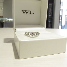 【輪-RIN-の口コミ】 ダイヤモンドの紹介の際に顕微鏡でダイヤモンドの中を見せて頂いたときの…