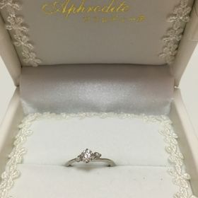 【Mr.MONDIAM & Ms.APHRODITE(ミスターモンディアムアンドミスアフロディーテ)の口コミ】 たくさんある指輪の中から、気に入ったデザインのものを全部試着させても…