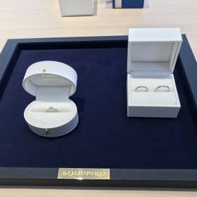 【Galopine & Galopin(ガロピーネガロパン)の口コミ】 店内に様々なブランドの指輪があり、気になった物をすべて見せていただき…