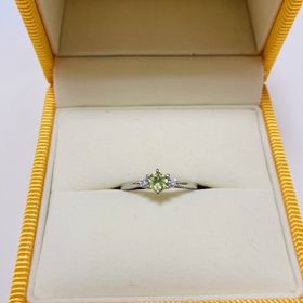 【ケイウノ ブライダル(K.UNO BRIDAL)の口コミ】 こちらのブループーロという指輪は、本来はメインがダイヤモンド、サイド…