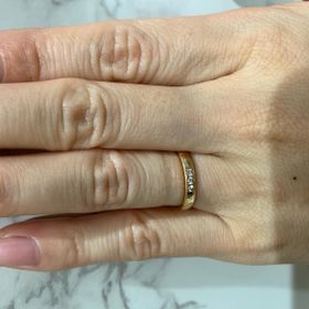 【銀座ダイヤモンドシライシの口コミ】 婚約指輪はいらなかったため、結婚指輪だけの購入でした。
色々な店舗を見…