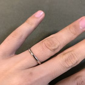 【GALA JEWELRY(ガラジュエリー)の口コミ】 彼の要望で、細身の、付けていることが気にならない細さのものを。すっき…