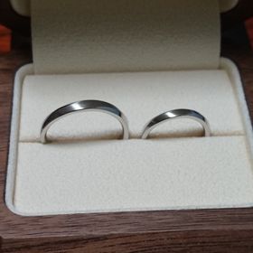 【TANZO.(鍛造指輪)の口コミ】 


二人だけの特別な指輪をと思い、
話を聞いて決めました。

最終的には…