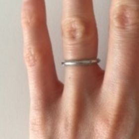 【ティファニー(Tiffany & Co.)の口コミ】 結婚指輪は絶対同じ物を付けたくて男女関係ない色とデザインにしたくて、…