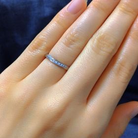 【STAR JEWELRY(スタージュエリー)の口コミ】 長くつけられるシンプルなデザインで、ダイヤモンドが少しついているこの…