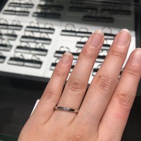 【ラザール ダイヤモンド(LAZARE DIAMOND)の口コミ】 プラチナのホライズンというシリーズを試着しました。幅いっぱいにダイヤ…