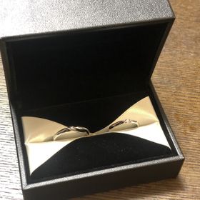 【エクセルコダイヤモンド(EXELCO DIAMOND)の口コミ】 エクセルコダイヤモンドで購入した婚約指輪と合うようなデザインにしまし…