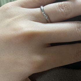 【銀座ダイヤモンドシライシの口コミ】 デザインです。ダイヤが、少しあった方が女性らしく良いかと思いましたの…