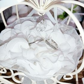 【canal4℃(カナルヨンドシー)の口コミ】 ・2020年イヤーズモデル
・内側に2石の誕生石をセッティングできるセミオ…