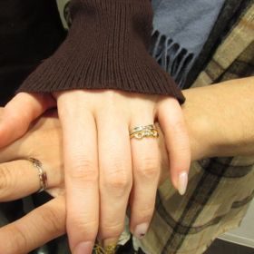 【輪-RIN-の口コミ】 シンプルだけどちょっとこだわったデザインで、何にでも合いそうなところ…