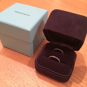 【ティファニー(Tiffany & Co.)の口コミ】 基本的には旦那さんが！
ミルグレイン加工は凄く人気があるみたいです！
…