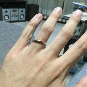 【CHARMY(チャーミー)の口コミ】 もともとシンプルなシルバーかプラチナの指輪を探してましたが自分の指は…