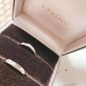 【アイプリモ(I-PRIMO)の口コミ】 指輪のデザインは独特で二本の線が入り交じっている感じになっています。…