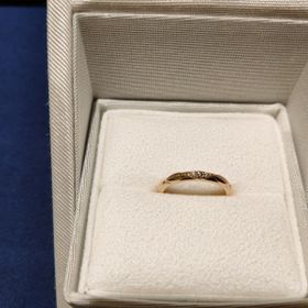 【ENUOVE(イノーヴェ)の口コミ】 ダイヤモンドのサイドのウェーブによって、光が当たった時の輝きがとても…