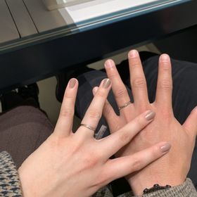 【銀座ダイヤモンドシライシの口コミ】 店内の指輪はデザインが多数あり、たくさんのデザインの中から自分たちの…