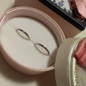 【insembre(インセンブレ)の口コミ】 ダイヤは一粒で、細身なデザインのシンプルなものを探していました。
中々…