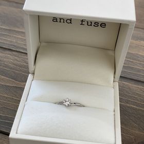 【湘南彫金工房 andfuseの口コミ】 ホームページの婚約指輪のイメージ写真を見て彼女が欲しいと言っていた形…