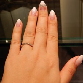 【ラザール ダイヤモンド(LAZARE DIAMOND)の口コミ】 初めはダイヤモンドが付いていないデザインを考えていましたが、少しダイ…