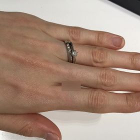 【4℃ BRIDAL(ヨンドシーブライダル)の口コミ】 エンゲージリング、マリッジリングともにシンプルで長年愛用できるデザイ…