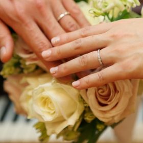 【ティファニー(Tiffany & Co.)の口コミ】 私達は婚約指輪は無しにしましたので、普段でも華やかなダイヤ入りのもの…