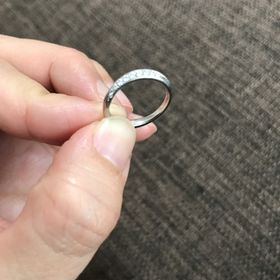 【宝寿堂(ほうじゅどう)の口コミ】 私の指が水かきがあり指輪が下まで入らないのですが、店員さんがS字で指に…