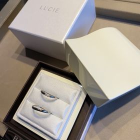 【LUCIE(ルシエ)の口コミ】 ブローチのサイトでずっと見ていたブランドで、内側にブルーダイヤが付い…