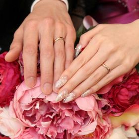 【アンジェリックフォセッテ(Angelique Fossette)の口コミ】 シンプルなデザインながらも、曲線がきれいなのと、本来コンビのデザイン…