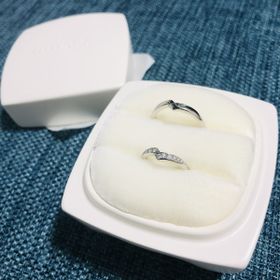 【俄(にわか)の口コミ】 最大の決め手は夫の指にピッタリとくるデザインだったこと。綾という名前…