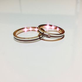 【NINA RICCI(ニナリッチ)の口コミ】 夫はねじれたようなデザインなど女性らしいものではなく、角ばったデザイ…