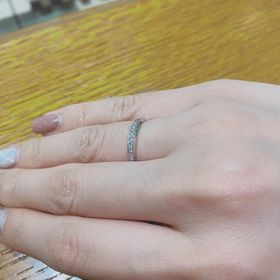 【ツインズキューピッド(Twins Cupid)の口コミ】 ダズンローズ（12本のバラの花束）の名前通り、12粒のダイヤがとめられて…