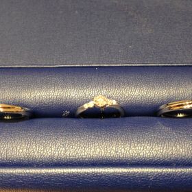 【銀座ダイヤモンドシライシの口コミ】 婚約指輪はメレダイヤが入っているデザインが良かったので、それで何点か…