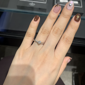 【エクセルコダイヤモンド(EXELCO DIAMOND)の口コミ】 
やはりダイヤモンドに一番拘っているブランドなので、そのダイヤモンドが…